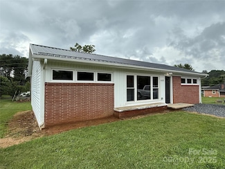 148 Brook Ln, West Jefferson, NC 28694