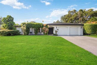 462 Chevy Chase Dr, Sarasota, FL 34243