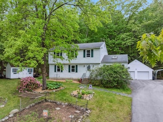 5 Hampshire Dr, Derry, NH 03038
