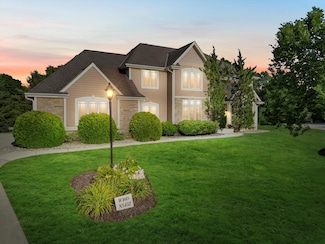 W160N5452 Westwind Dr, Menomonee Falls, WI 53051