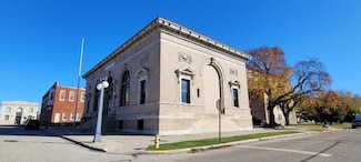 125 6th Ave, Menominee, MI 49858