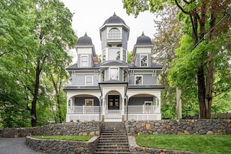 14 Summit St, Newton, MA 02458