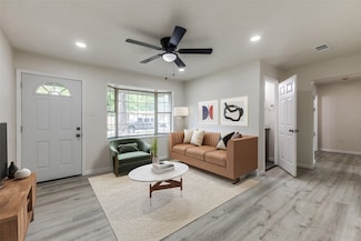 2908 Scottsbluff Dr, Dallas, TX 75228