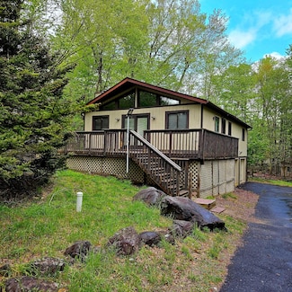 7032 Vista Dr, Tobyhanna, PA 18466