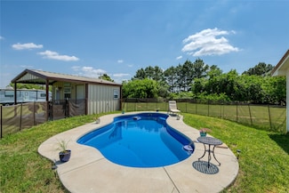 113 S Hill Top Ct, Springtown, TX 76082