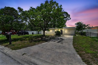 7704 Tanglewood Ln, Tampa, FL 33615