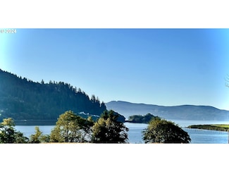 501 E Garibaldi Ave Unit 2, Garibaldi, OR 97118