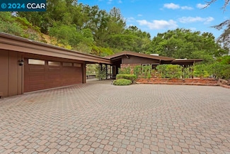 16 Honey Hill Rd, Orinda, CA 94563