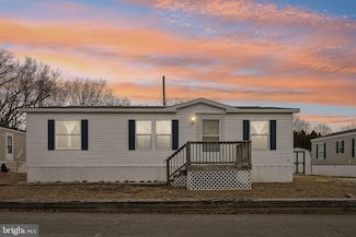 15 Vanilla Ln, Browns Mills, NJ 08015