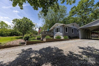 111 Cloverdale Dr, Hendersonville, NC 28791