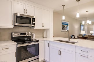 3032 Sandpiper Bay Cir Unit 102, Naples, FL 34112