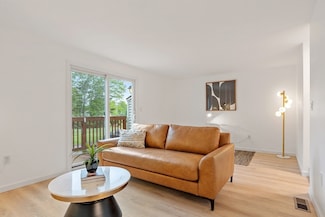 134 Patrick Rd, Tewksbury, MA 01876