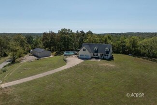 1190 Starcher Rd, Gallipolis, OH 45631