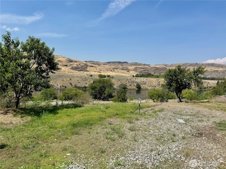 18 Pine Dr, Coulee Dam, WA 99116