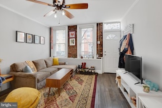 2567 Kern St, Philadelphia, PA 19125