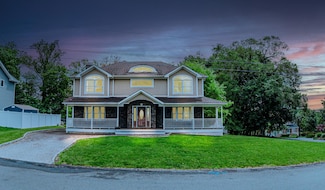 4 Brown Dr, Pearl River, NY 10965
