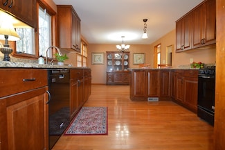 307 Marked Tree Rd, Holliston, MA 01746