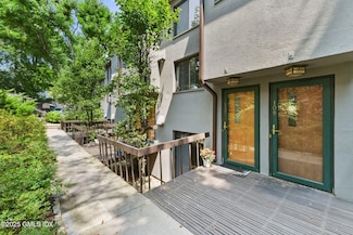 12 Glenville St Unit 108, Greenwich, CT 06831