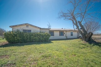 1002 Eagle Dr, Eddy, TX 76524