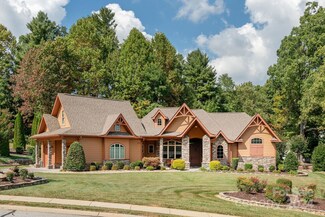 278 Shipman Pkwy, Flat Rock, NC 28731