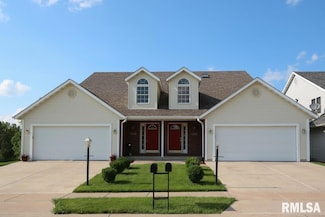 3054 Cherrywood Dr, Bettendorf, IA 52722