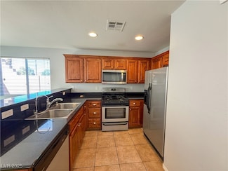 8324 Wildwood Glen Dr, Las Vegas, NV 89131