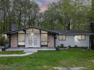 1413 Waterfront Dr, Tobyhanna, PA 18466