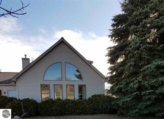 12325 S Lincoln Hollow Ct, Cedar, MI 49621