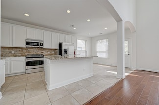 71 N Rocky Point Cir, Spring, TX 77389