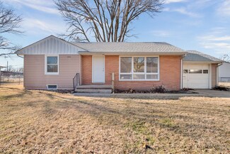 909 Allison St, Newton, KS 67114