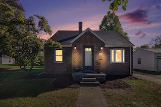 127 Madelon St, Belleville, MI 48111