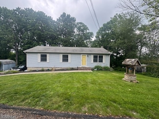 7 Paddock Ave, Highland Lakes, NJ 07422