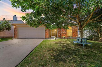 8724 Lake Meadows Ln, Hurst, TX 76053