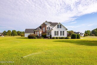 1306 Timberlake Dr, Clinton, NC 28328
