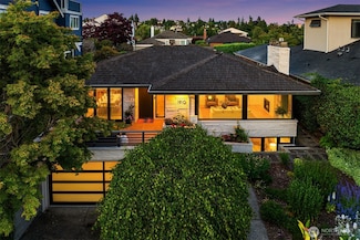1910 Edgemont Place W, Seattle, WA 98199