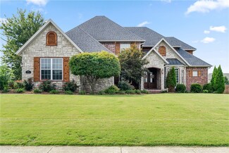 5487 E Saddleridge Dr, Fayetteville, AR 72703