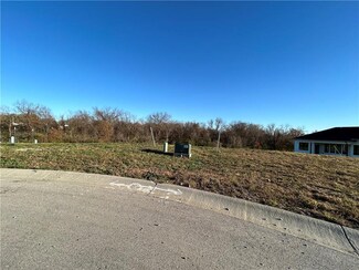 704 Pavillion Dr, Blue Springs, MO 64029