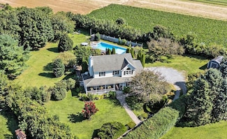 97 Grant Dr, Aquebogue, NY 11931
