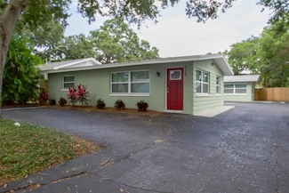 715 Bay St, Dunedin, FL 34698