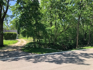 882 N Franklin Ave, Palatine, IL 60067