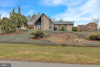 1064 Mahlon Dr, Leesport, PA 19533