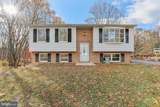 52 Pattys Place, Falling Waters, WV 25419