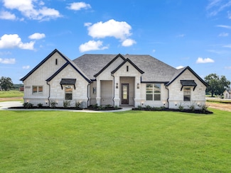 2000 Forest Bridge Dr, Azle, TX 76020