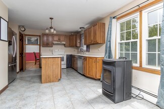 59 Deering Center Rd, Weare, NH 03281