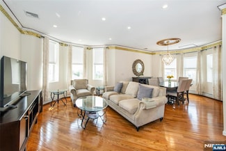 239 Desoto Place Unit 2, Cliffside Park, NJ 07010