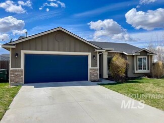 869 S Threave Ave, Kuna, ID 83634