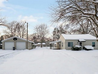 51651 Hollyhock Rd, South Bend, IN 46637