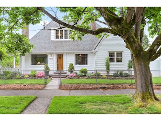 701 W 24th St, Vancouver, WA 98660