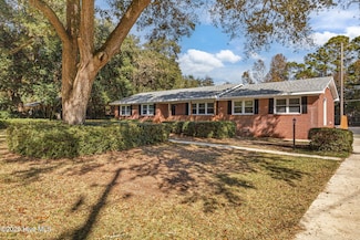 119 Futch Creek Rd, Wilmington, NC 28411