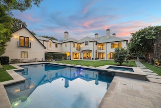 1039 Kirby Dr, Houston, TX 77019